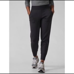 NWOT- ATHLETA Venice Joggers. Black.